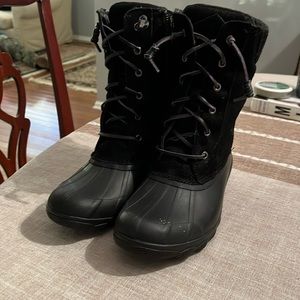 Sperry duck boots. Size six and 1/2. Black.
